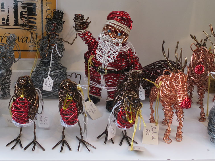 Craft Kiln Wire Christmas Sculptures